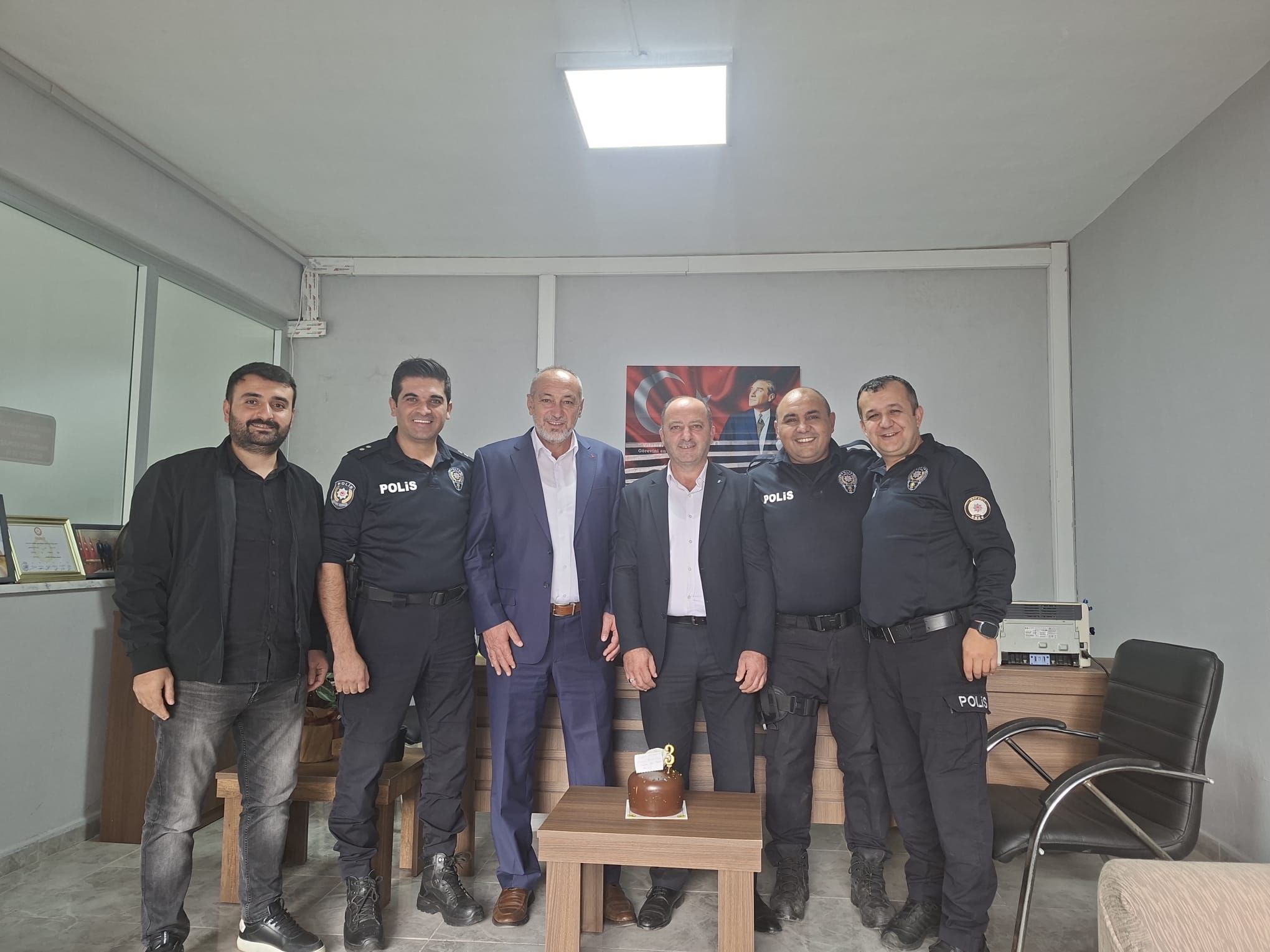 Hereke’de Muhtarlar Günü’ne Anlamlı Ziyaret! Komiser Öğütçü Muhtarları Unutmadı