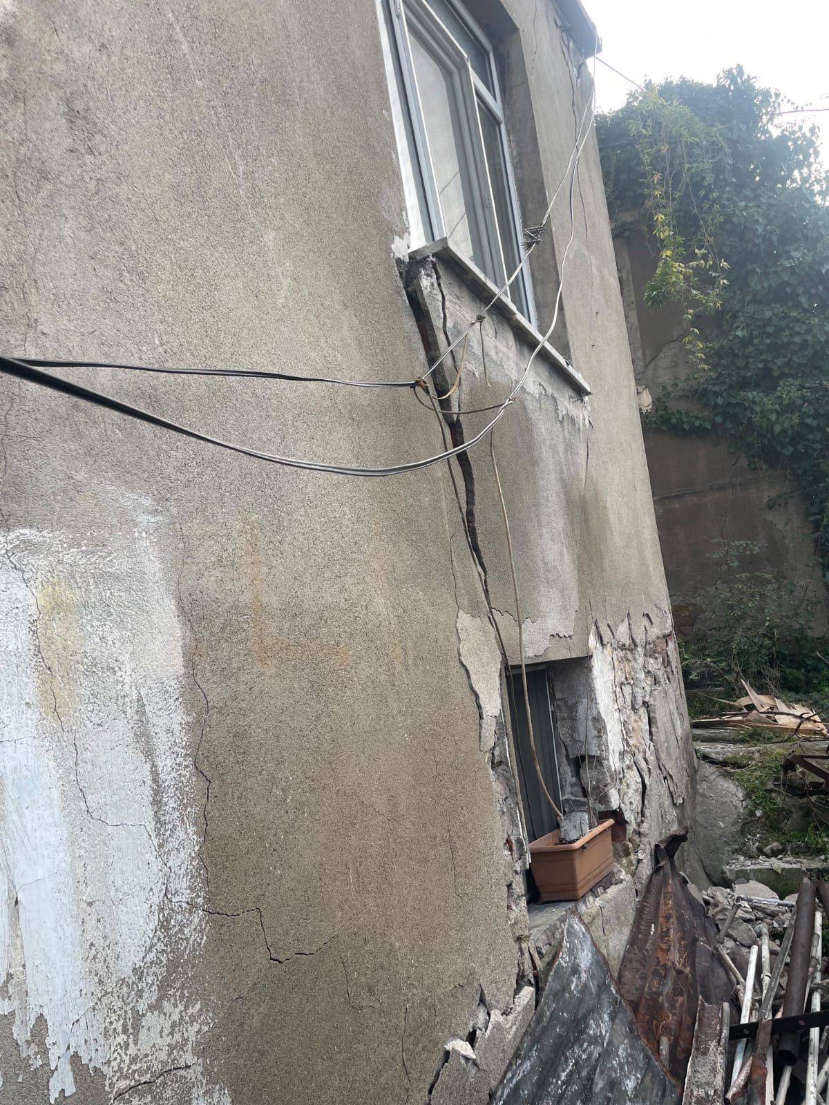Zonguldak’ta Bina Çöktü, Kocaeli’de Görev Yapan Gazeteciden İhmal İddiası-1