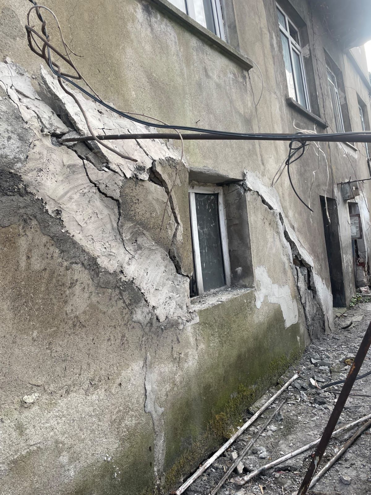 Zonguldak’ta Bina Çöktü, Kocaeli’de Görev Yapan Gazeteciden İhmal İddiası
