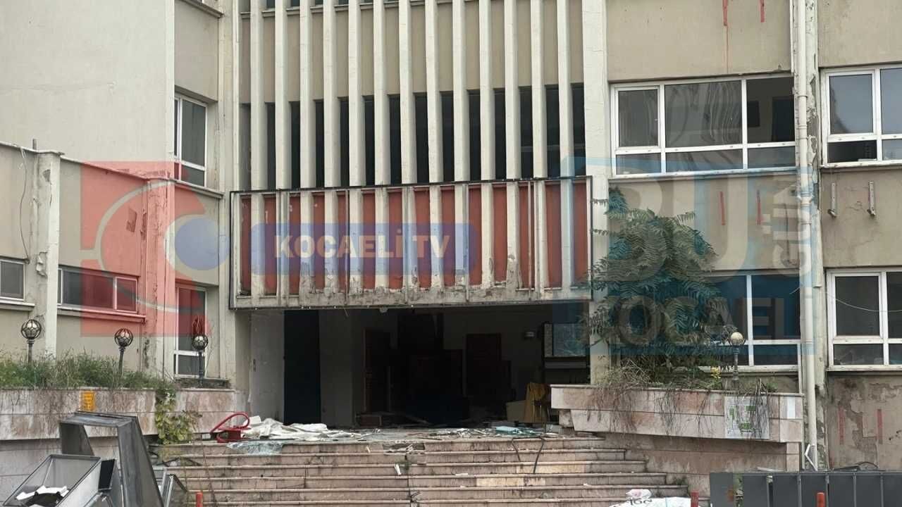 Izmit Seka Devlet Hastanesi B Blok Yikim 3
