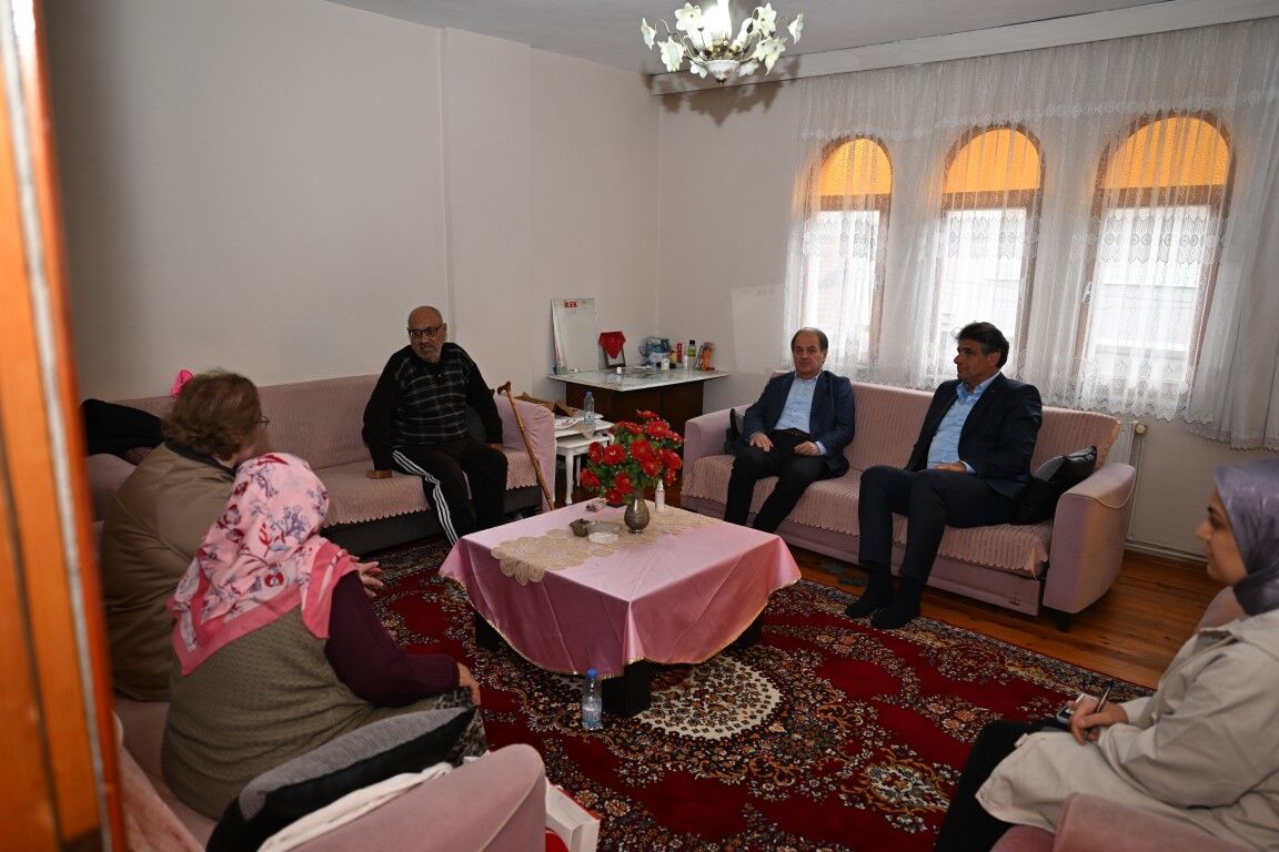 Kartepe’de Büyüklere Gönül Ziyareti