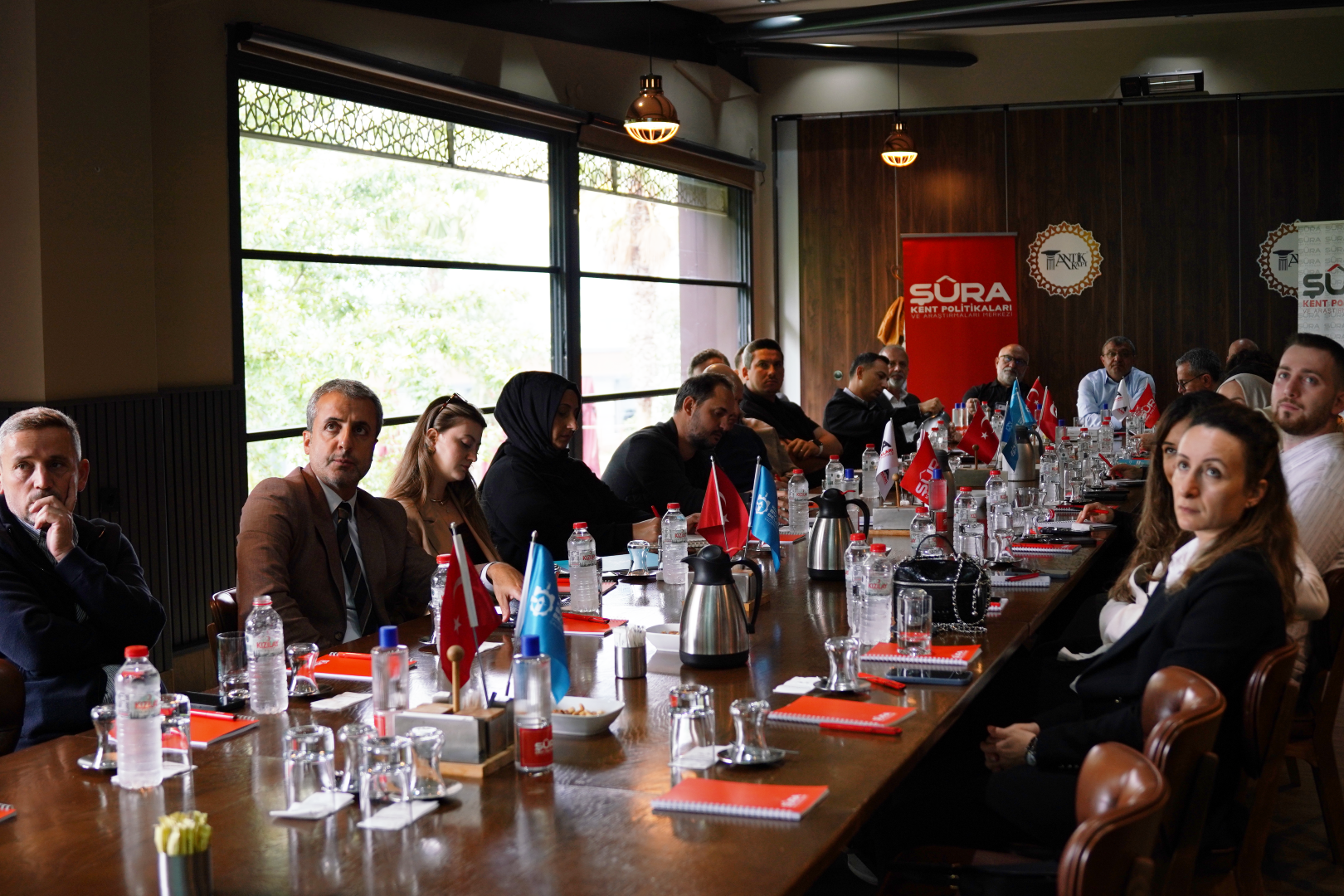 Kartepe 4 Mevsim Sürdürülebilir Turizm Master Planı toplantısında Büyükşehir ve Kartepe Belediyesi yetkilileri-1