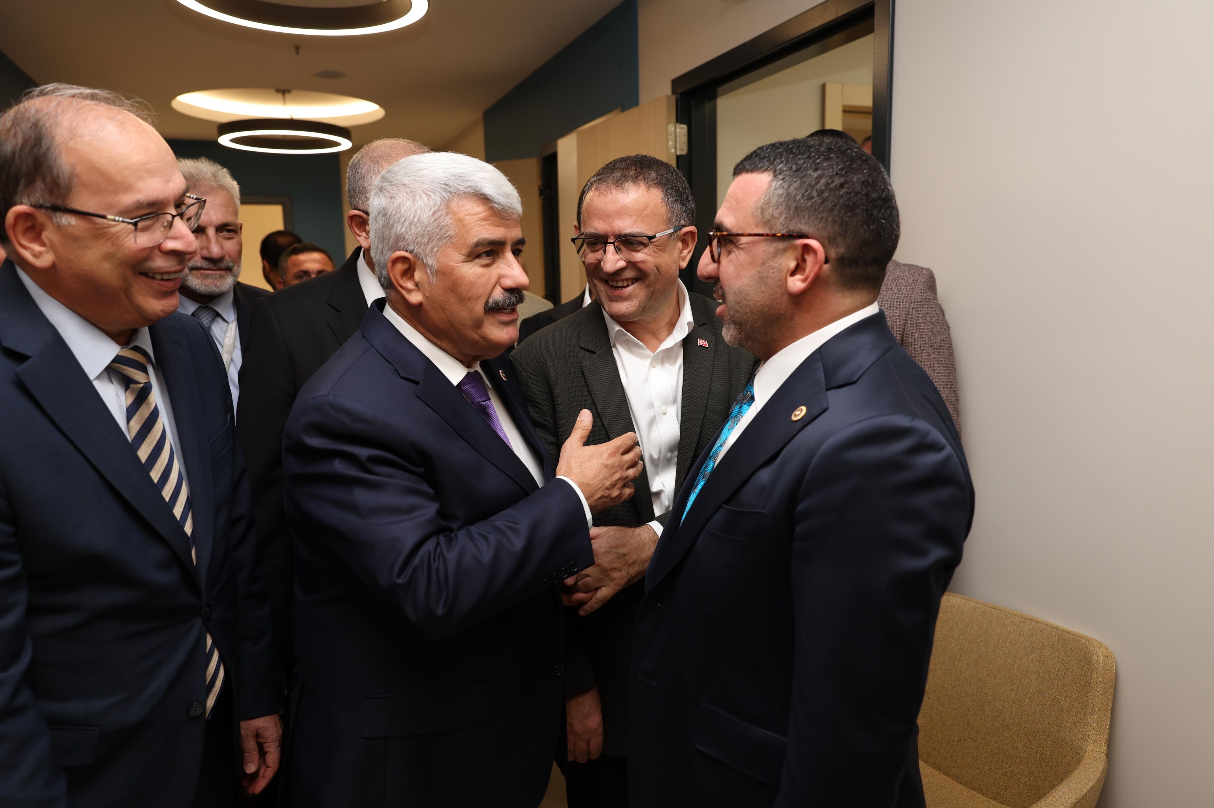 derince-belediye-baskani-sertif-gokce-kocaeli-radyoloji-merkezi-acilisi-1