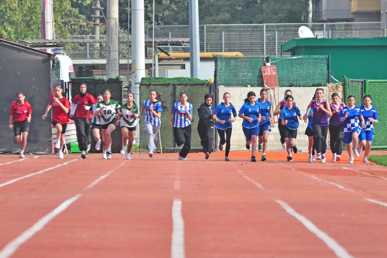 korfez-liseler-arasi-cumhuriyet-kupasi-kosusu-alparslan-turkes-spor-kompleksi-2