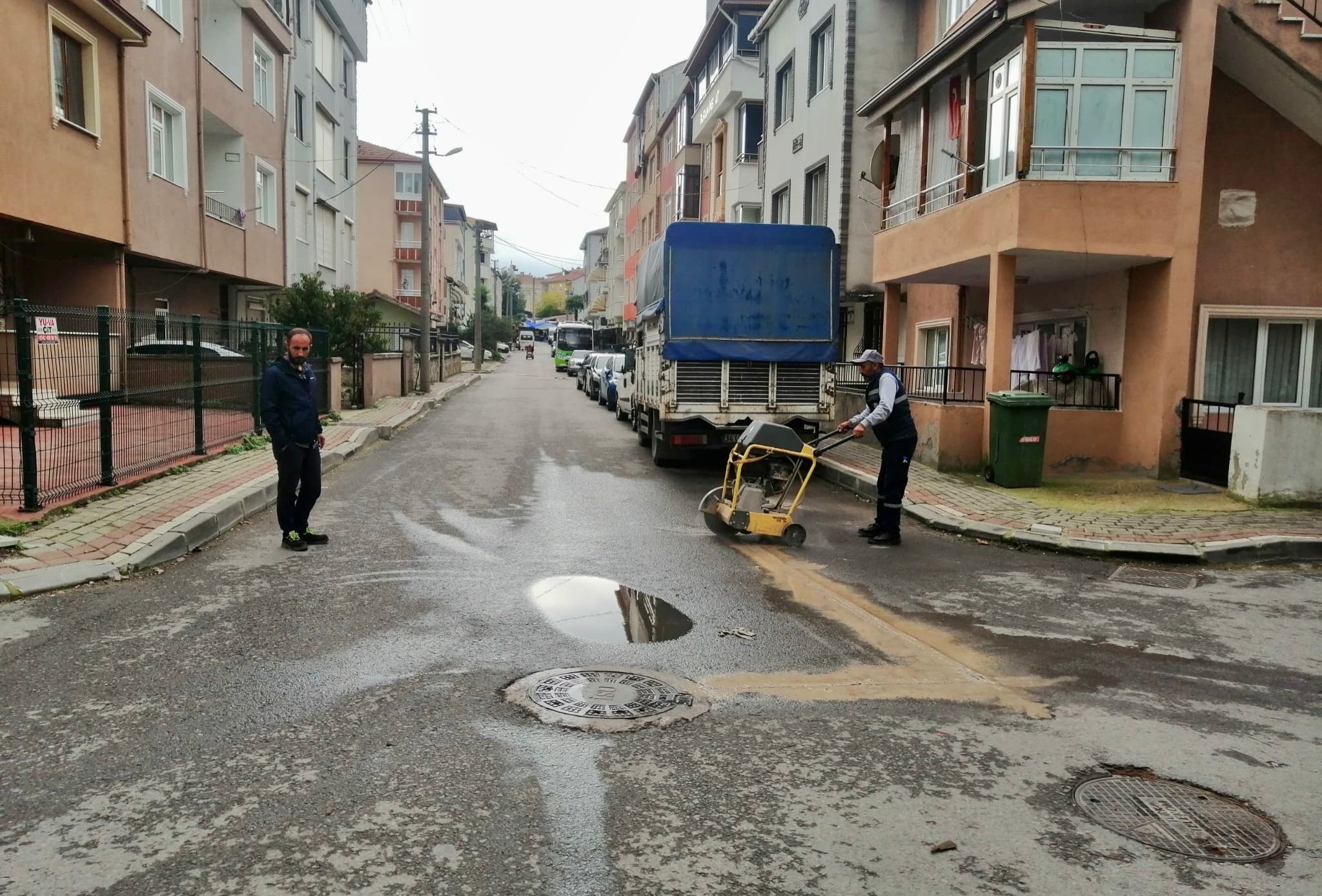 korfez-belediyesi-fen-isleri-yol-yapim-ve-onarim-calismasi-2