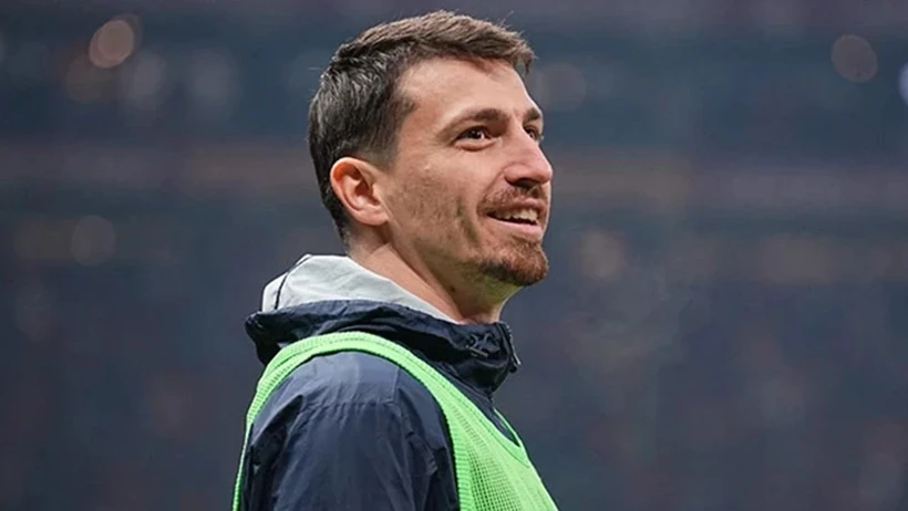 Fenerbahçe'nin kamp kadrosu belli oldu! Mert Hakan Yandaş kararı gündem oldu
