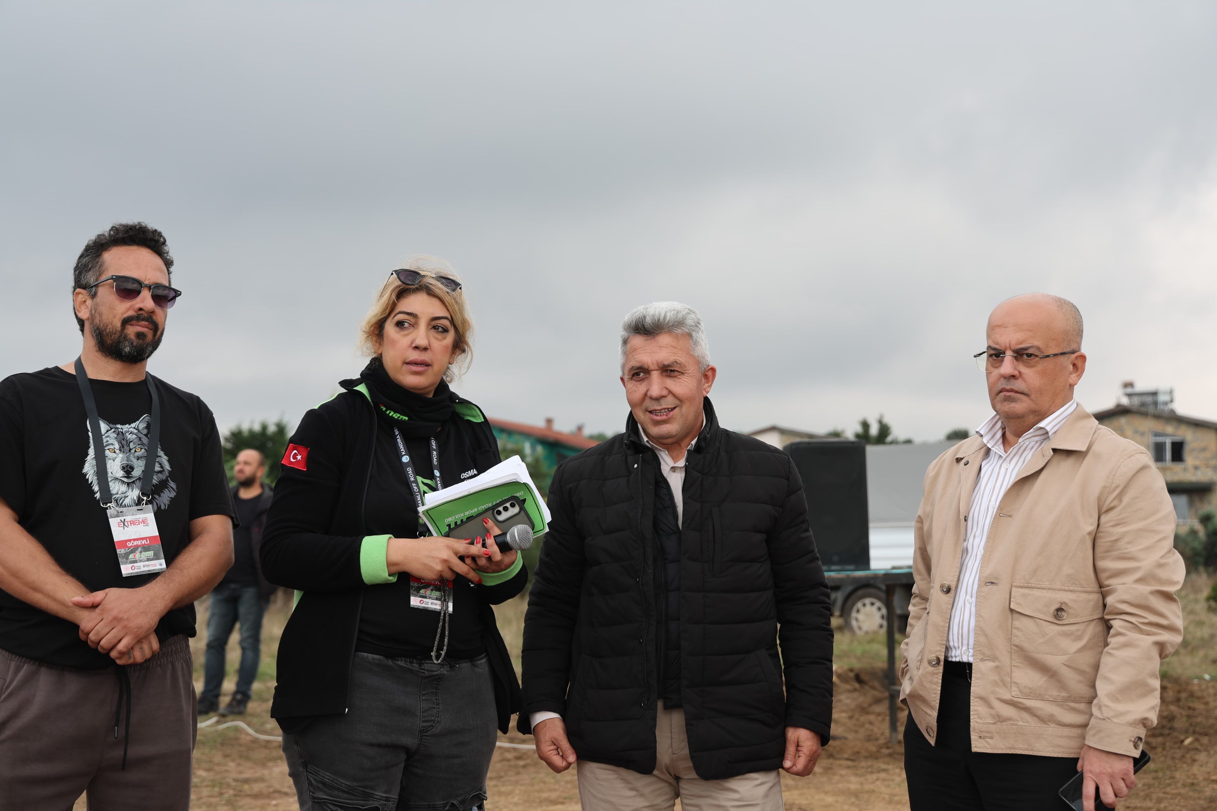 kandira-pembe-kayaliklar-off-road-yarislari-baskan-erol-olmez-3