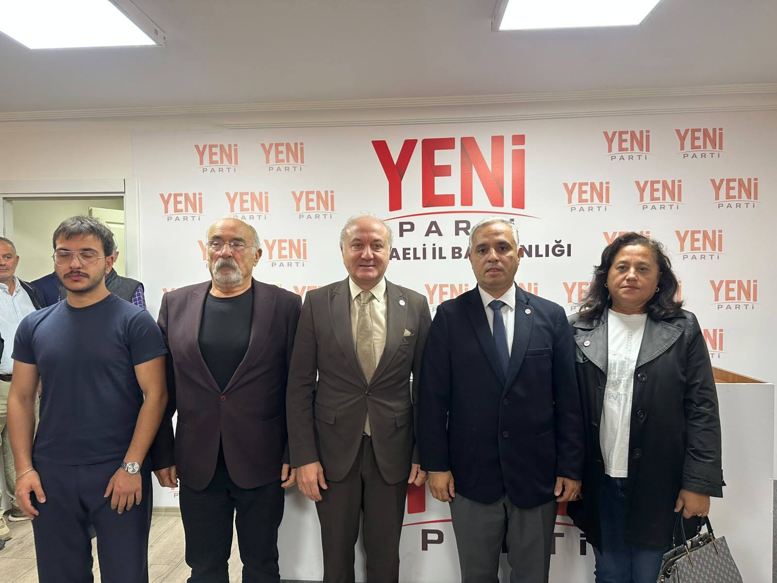 Yeni Parti İzmit’te Yönetim Kadrosu Ve Delegeler Belli Oldu-1