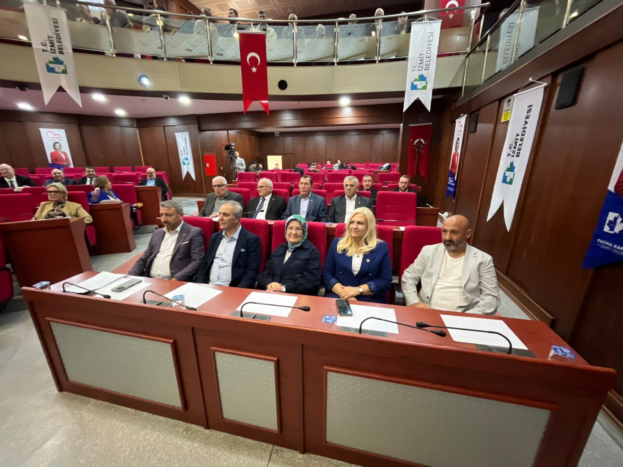 İzmit Belediye Meclisi toplantısı başladı-2