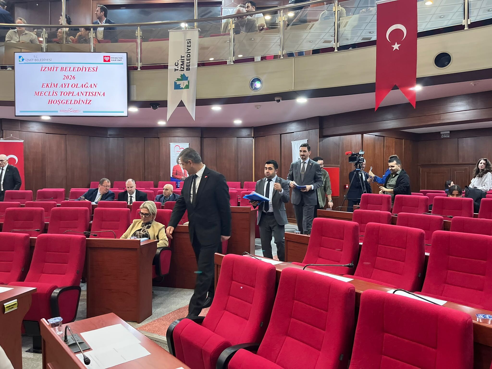 İzmit Belediye Meclisi toplantısı başladı-3