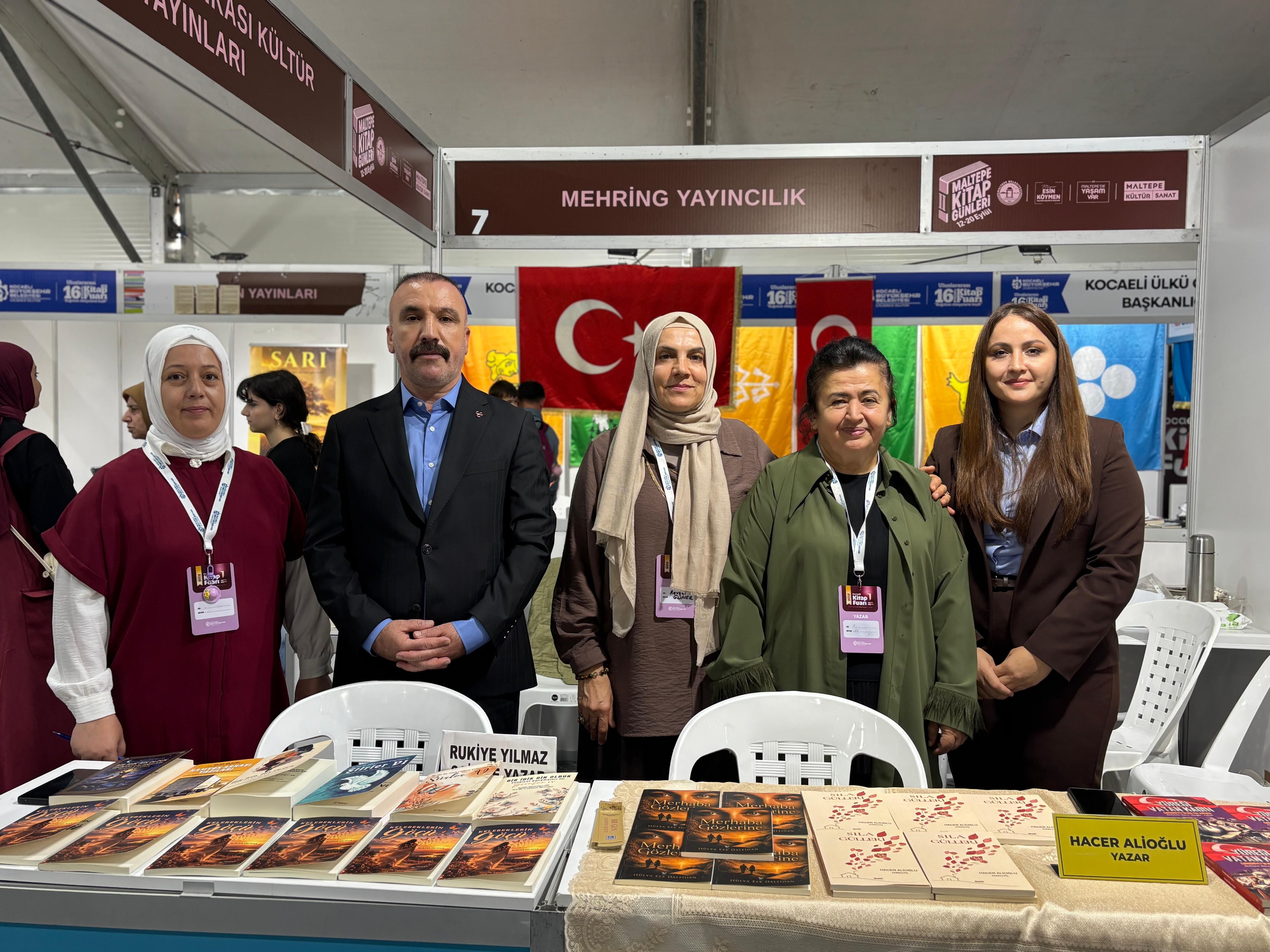 MHP Dilovası İlçe Teşkilatı Kocaeli Kitap Fuarı’nı Ziyaret Etti-2