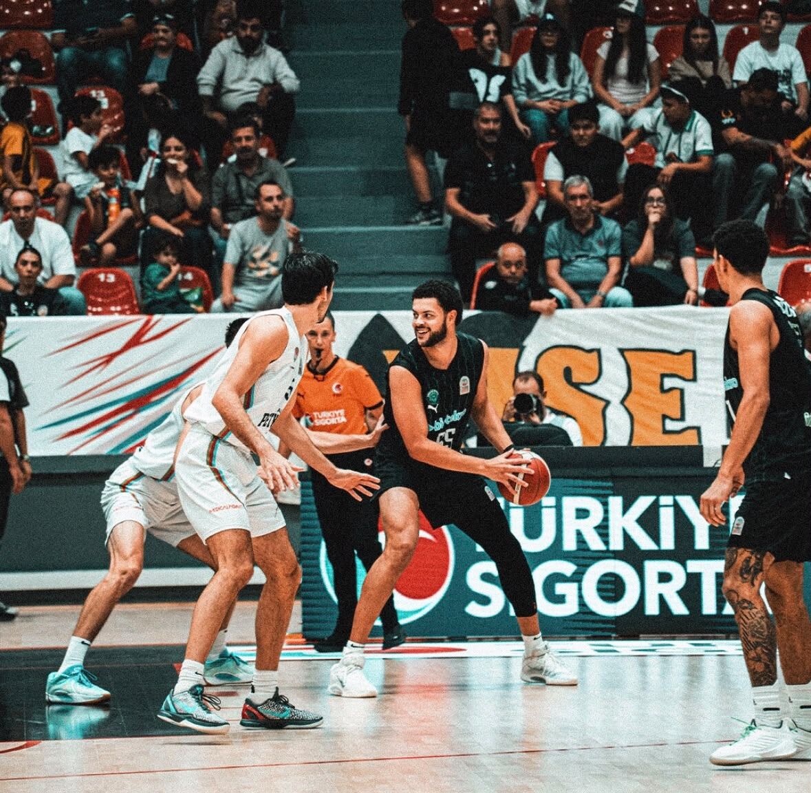 Körfez Basket’in Avrupa Ve Lig Maç Biletleri Satışa Çıktı