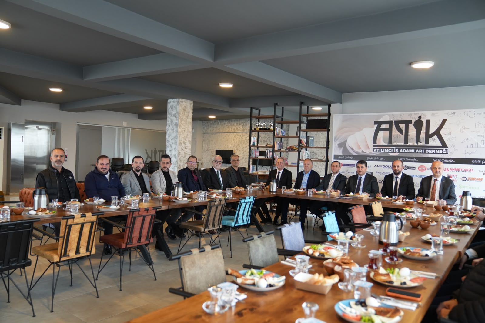 Gültekin Uysal Kocaeli’de ATİK’ten Seslendi: “Bilgilendirseniz Ne Kaybedersiniz?”-1