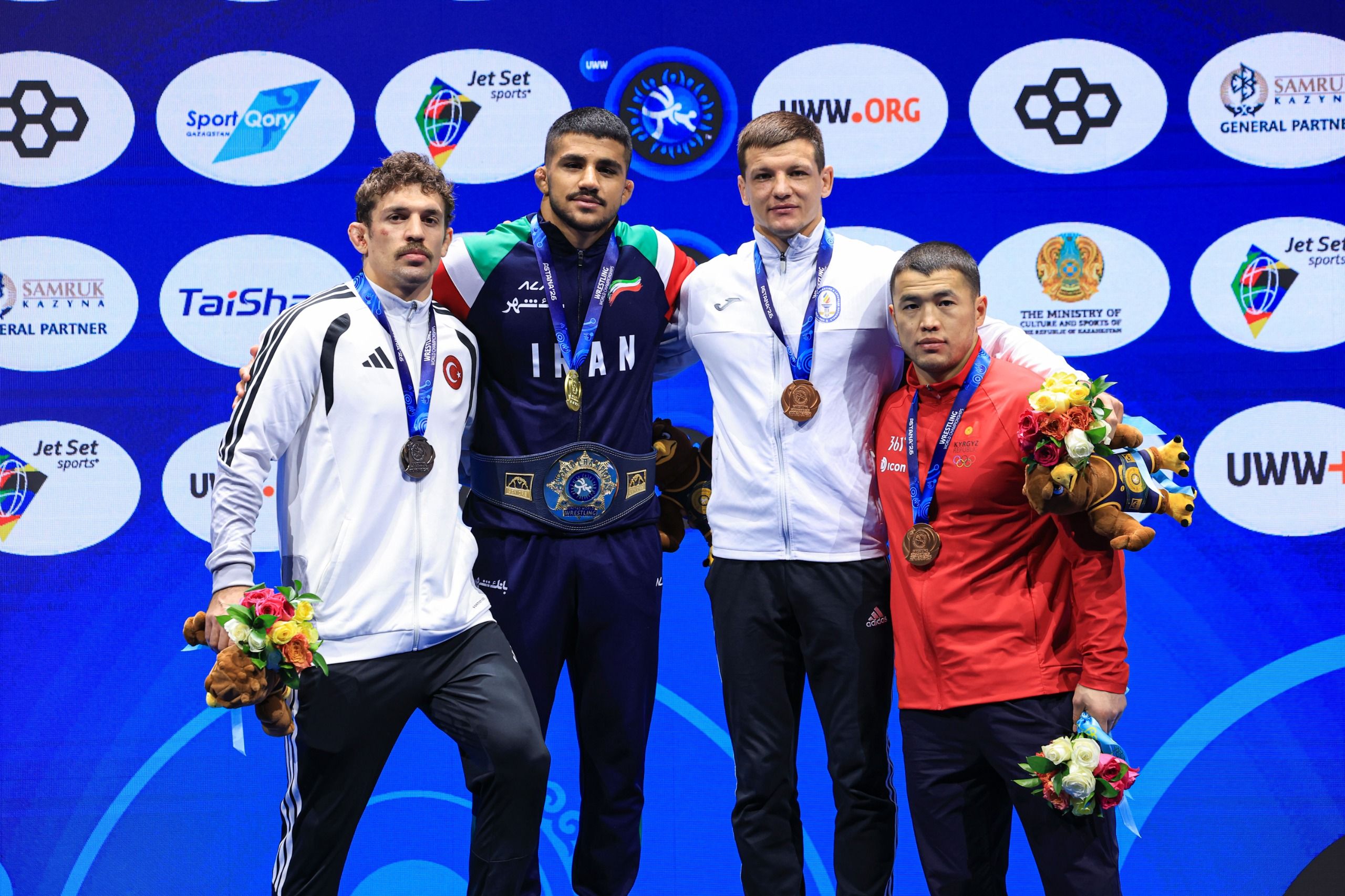 milli-guresci-yuksel-saricicek-dunya-ikincisi-gumus-madalya-astana-3