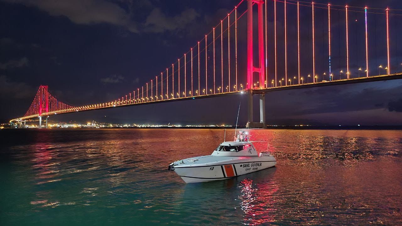 kocaeli-29-ekim-tcg-mizrak-ve-tcsg-10-sahil-guvenlik-botu-ziyarete-aciliyor-2