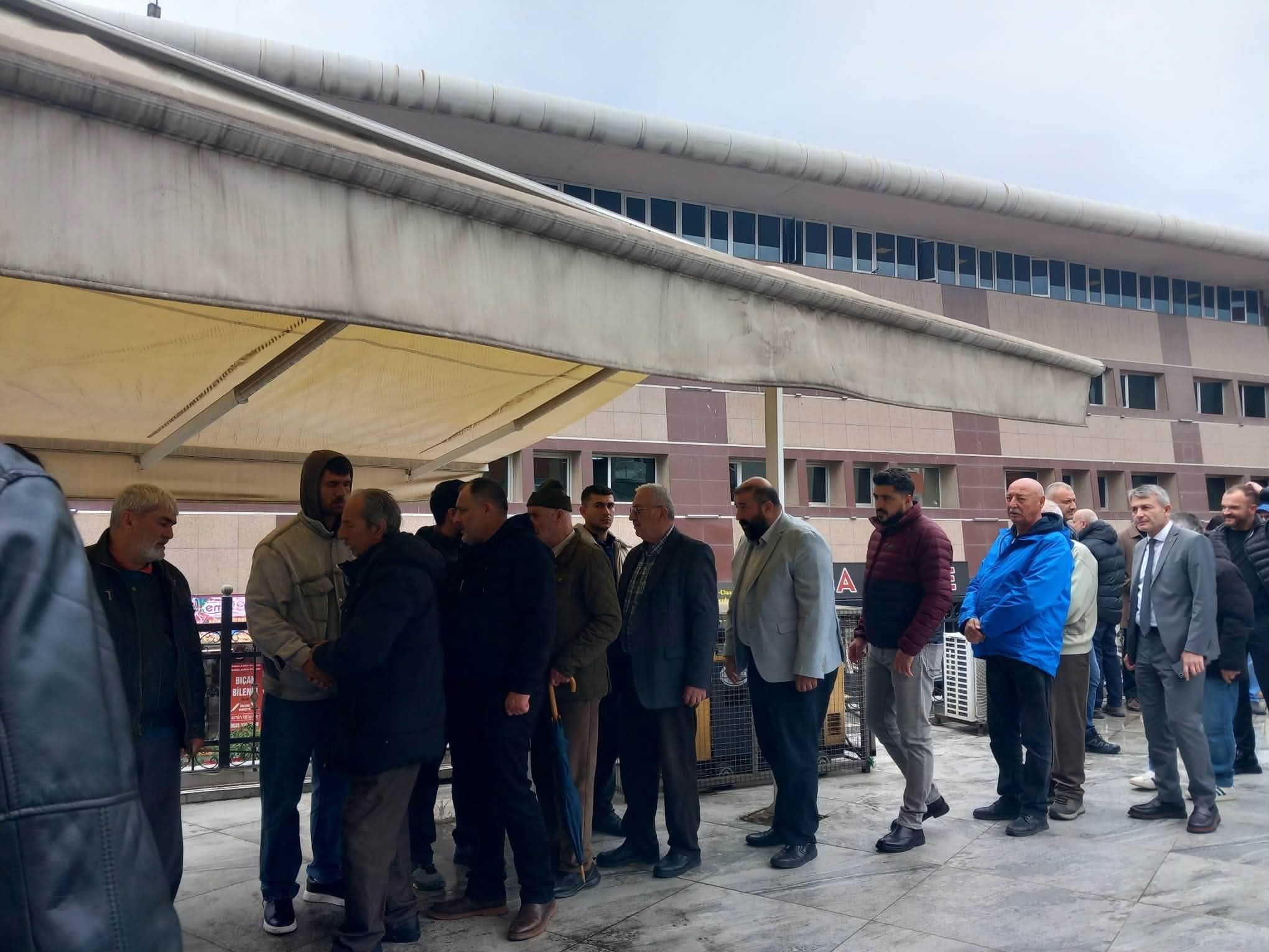 golcuk-belediye-meclis-uyesi-murat-saral-cenaze-toreni-yogun-katilim-protokol-3