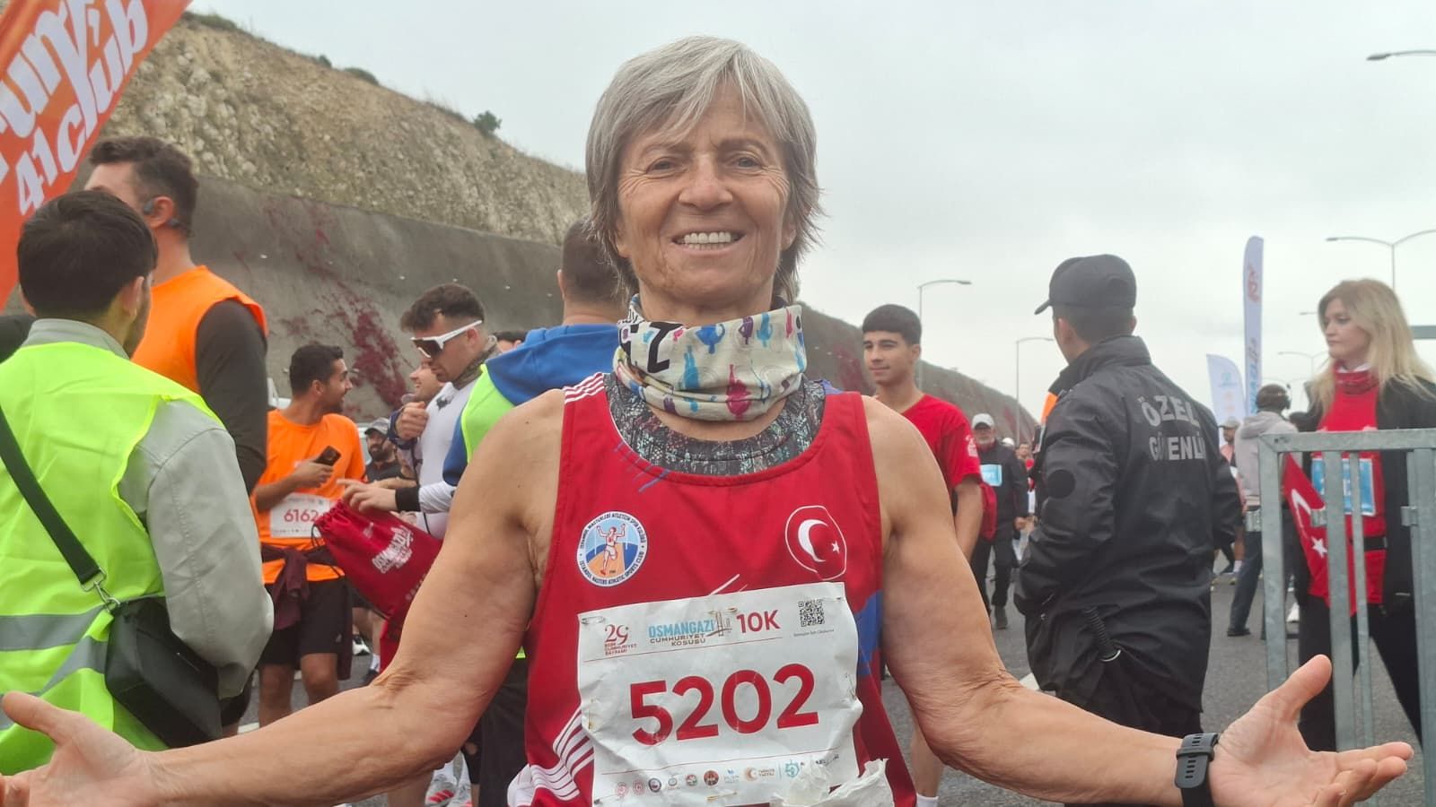 Osmangazi Cumhuriyet Koşusu'nda 66 Yaşındaki Fatma Sıkı 10 Kilometre Koşacak-2