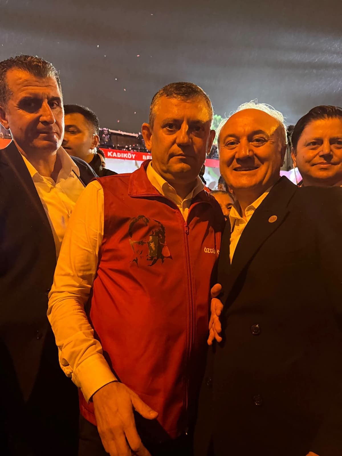 özgür özel
