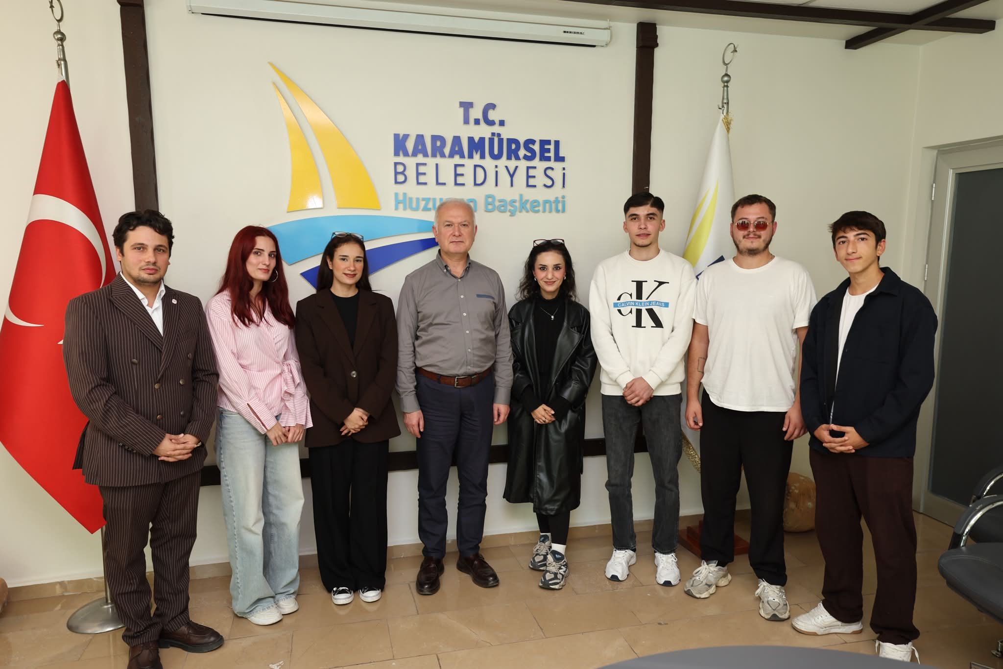 karamursel-belediye-baskani-ahmet-calik-genclik-kollari-ziyaret