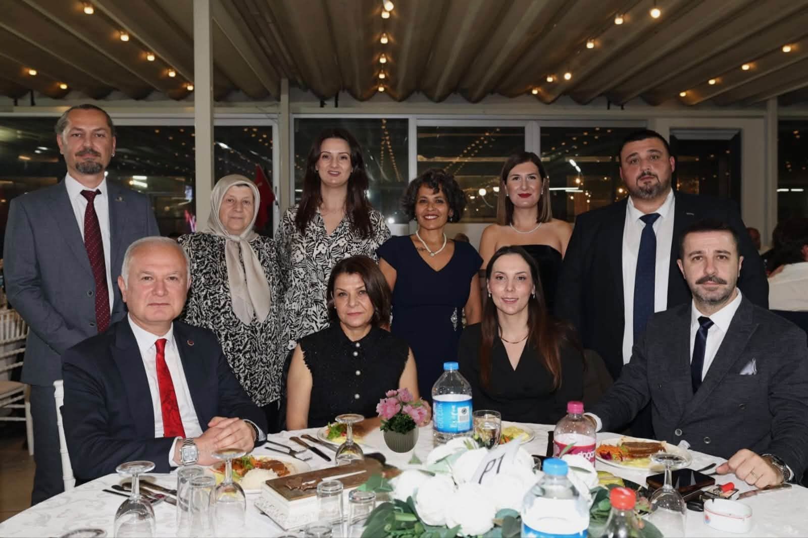 karamursel-belediye-baskani-ahmet-calik-add-29-ekim-cumhuriyet-balosu-2